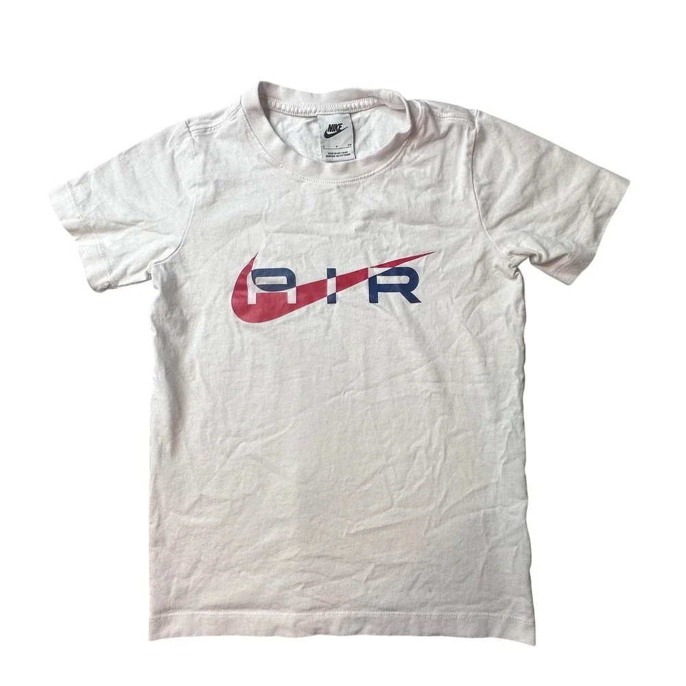 Nike T-Shirt Kids Small White Air Swoosh Graphic Tee FV2343-100 Sportswear